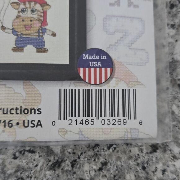 Design Works Counted Cross Stitch Kit ABC Cute Animals #2852 Alphabet Crafts - Picture 5 of 7